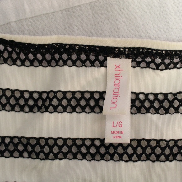 Sleeveless Black and White Striped Dress - Picture 6 of 6